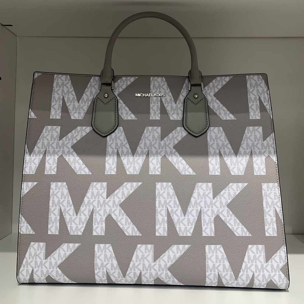 Michael Kors everly purse